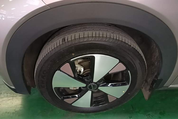Used BYD Dolphin 2023 420 km Free Version Left Front Wheel Hub