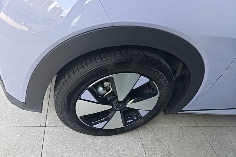 Used BYD Dolphin 2023 420 km Fashion Edition Left Front Wheel Hub