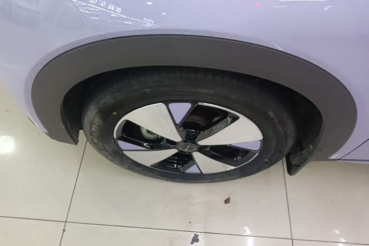 Used BYD Dolphin 2023 420 km Fashion Edition Left Front Wheel Hub