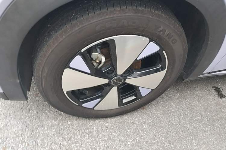 Used BYD Dolphin 2023 420 km Fashion Edition Left Front Wheel Hub