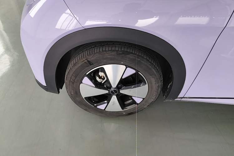 Used BYD Dolphin 2023 420 km Fashion Edition Left Front Wheel Hub