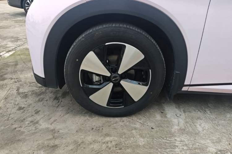 Used BYD Dolphin 2023 420 km Fashion Edition Left Front Wheel Hub