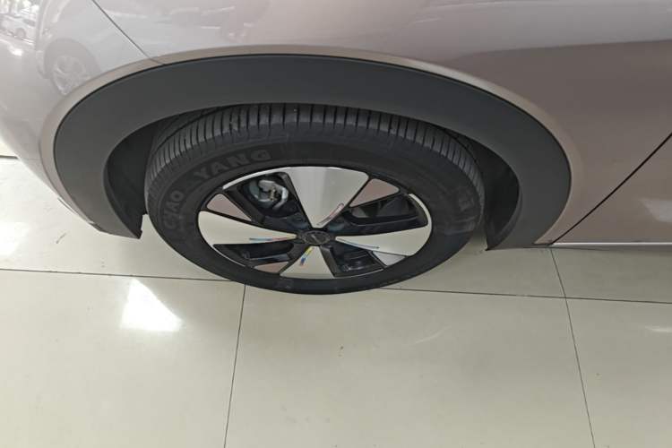 Used BYD Dolphin 2023 420 km Fashion Edition Left Front Wheel Hub