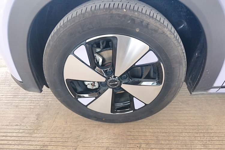 Used BYD Dolphin 2023 420 km Fashion Edition Left Front Wheel Hub