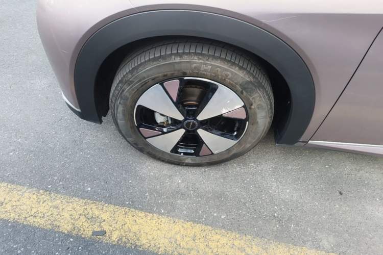 Used BYD Dolphin 2023 420 km Fashion Edition Left Front Wheel Hub