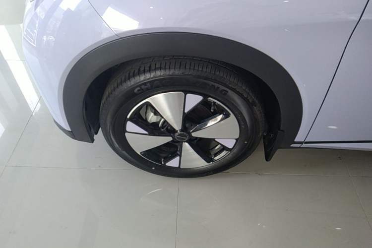 Used BYD Dolphin 2023 420 km Free Version Left Front Wheel Hub