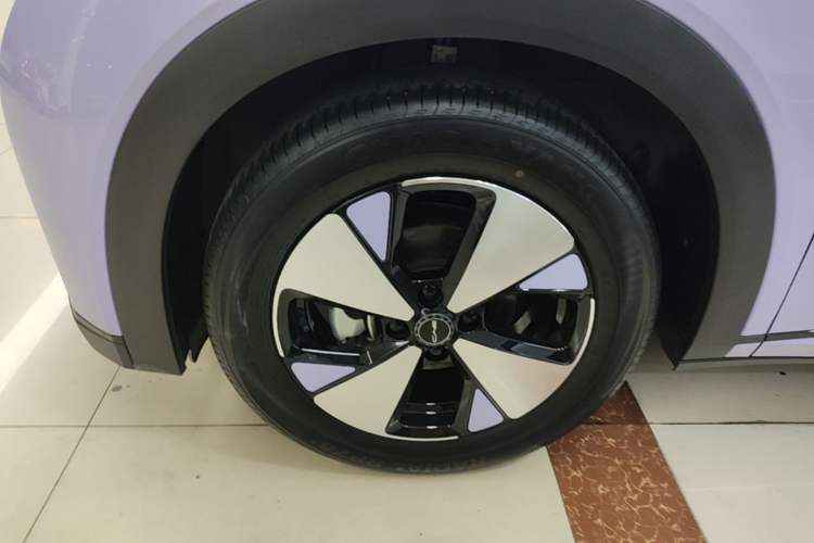 Used BYD Dolphin 2023 420 km Free Version Left Front Wheel Hub
