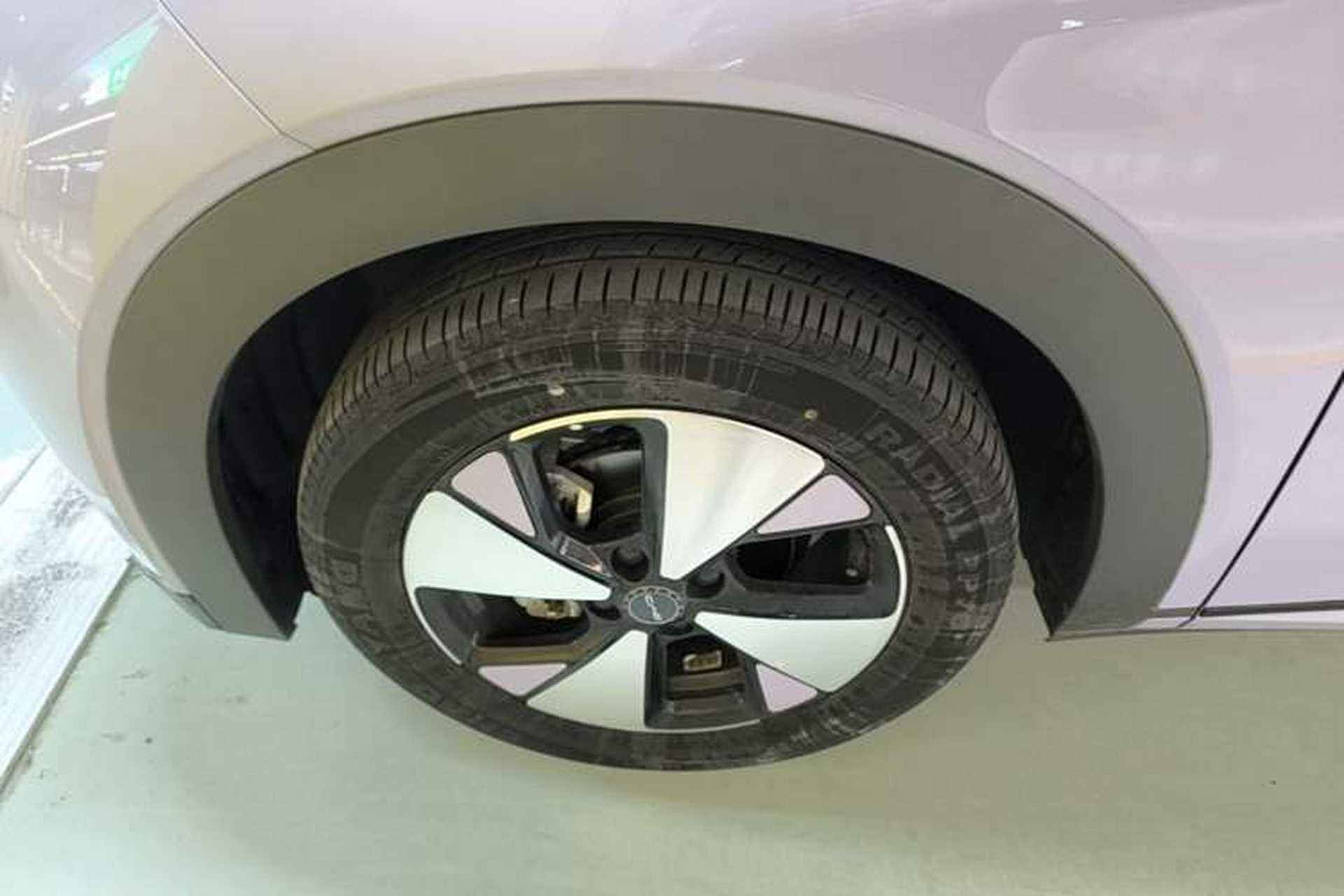 Used BYD Dolphin 2023 420 km Free Version Left Front Wheel Hub