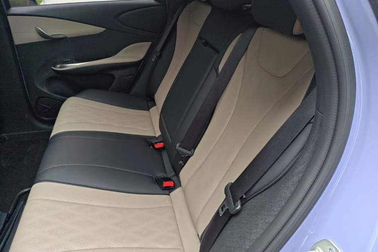 Used BYD Dolphin 2023 420 km Fashion Edition Left Rear Seat