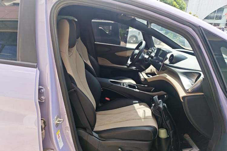 Used BYD Dolphin 2023 420 km Fashion Edition Right Front Seat