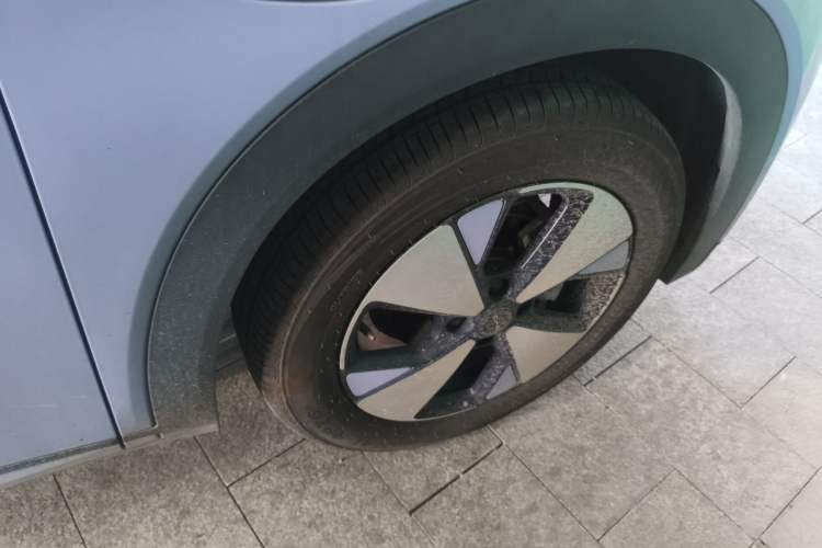 Used BYD Dolphin 2023 420 km Free Version Right Front Wheel Hub