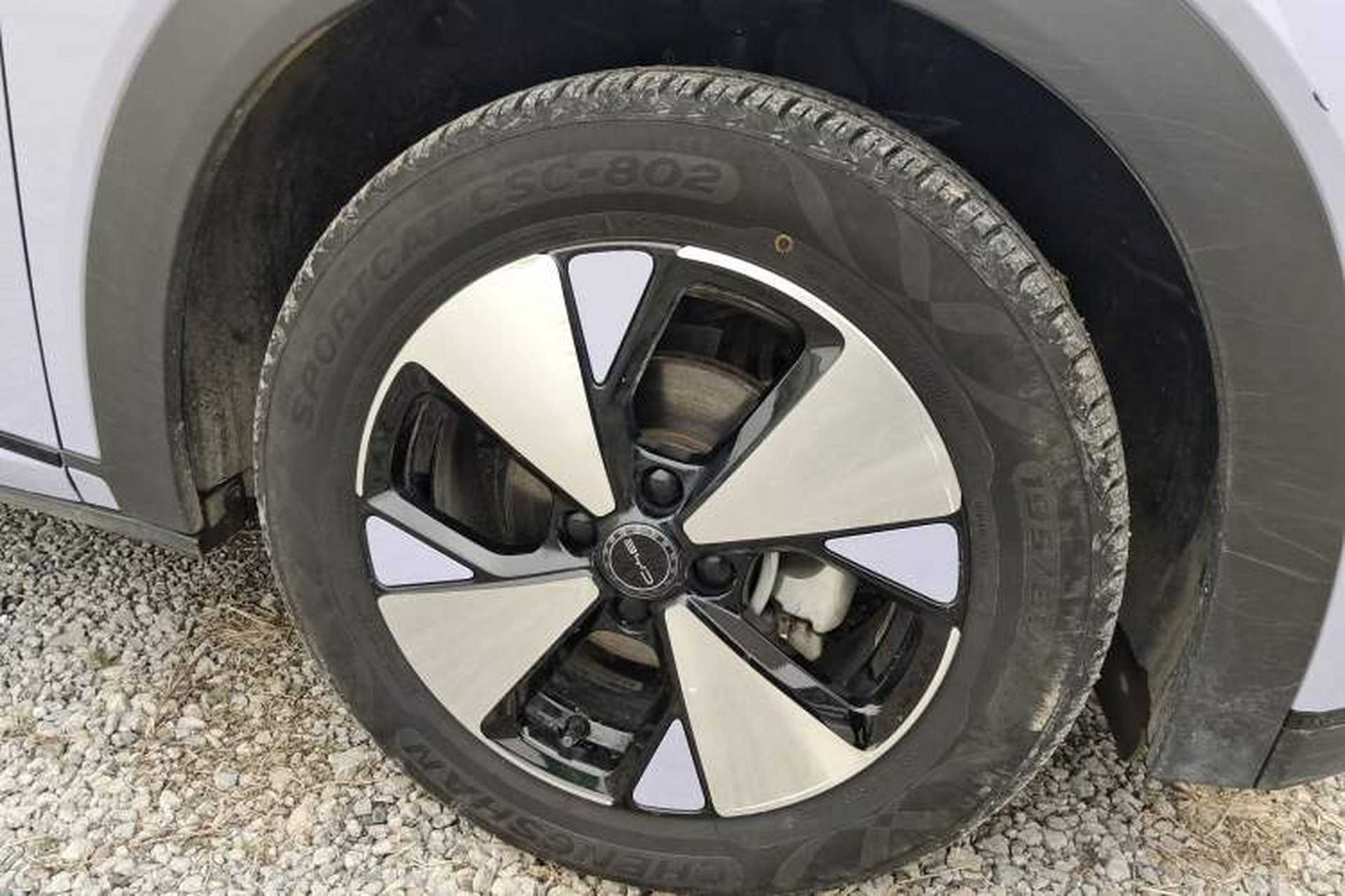Used BYD Dolphin 2023 420 km Free Version Right Front Wheel Hub