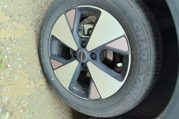 Used BYD Dolphin 2023 420 km Fashion Edition Right Front Wheel Hub
