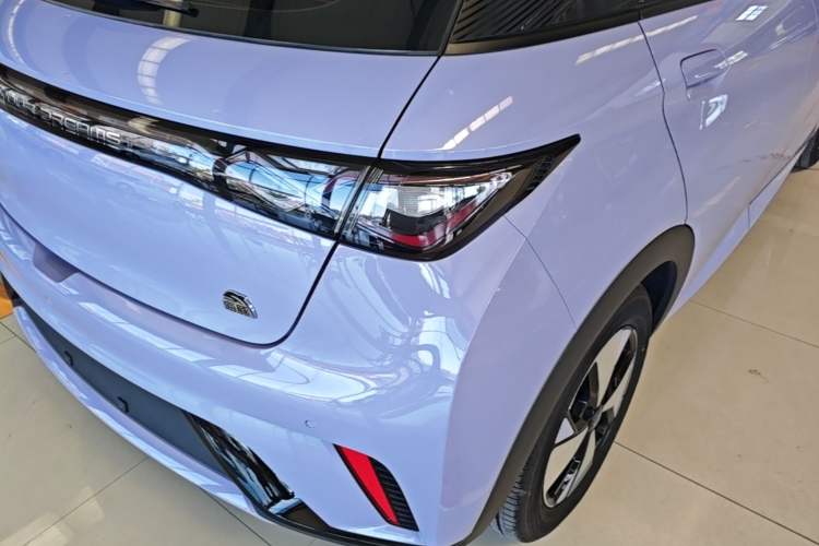 Used BYD Dolphin 2023 420 km Fashion Edition Right Rear Taillight