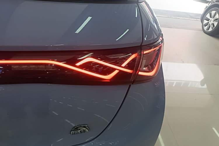 Used BYD Dolphin 2023 420 km Fashion Edition Right Rear Taillight
