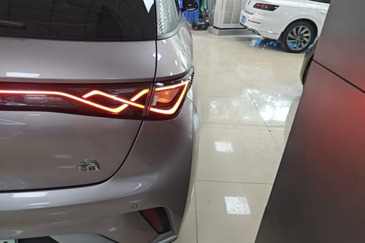 Used BYD Dolphin 2023 420 km Fashion Edition Right Rear Taillight