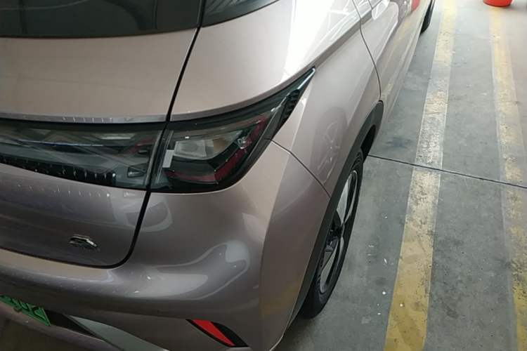 Used BYD Dolphin 2023 420 km Fashion Edition Right Rear Taillight