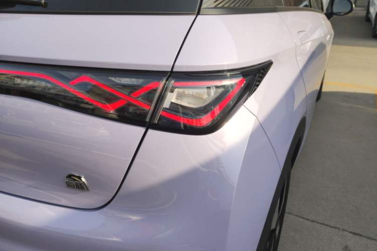 Used BYD Dolphin 2023 420 km Fashion Edition Right Rear Taillight