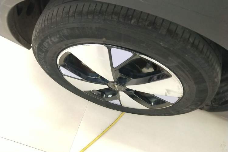 Used BYD Dolphin 2023 420 km Free Version Right Rear Wheel Hub