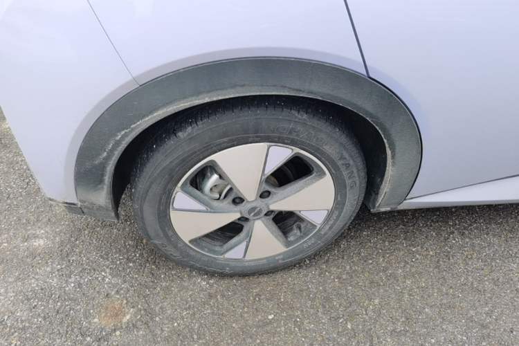 Used BYD Dolphin 2023 420 km Fashion Edition Right Rear Wheel Hub