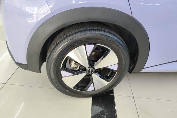 Used BYD Dolphin 2023 420 km Free Version Right Rear Wheel Hub