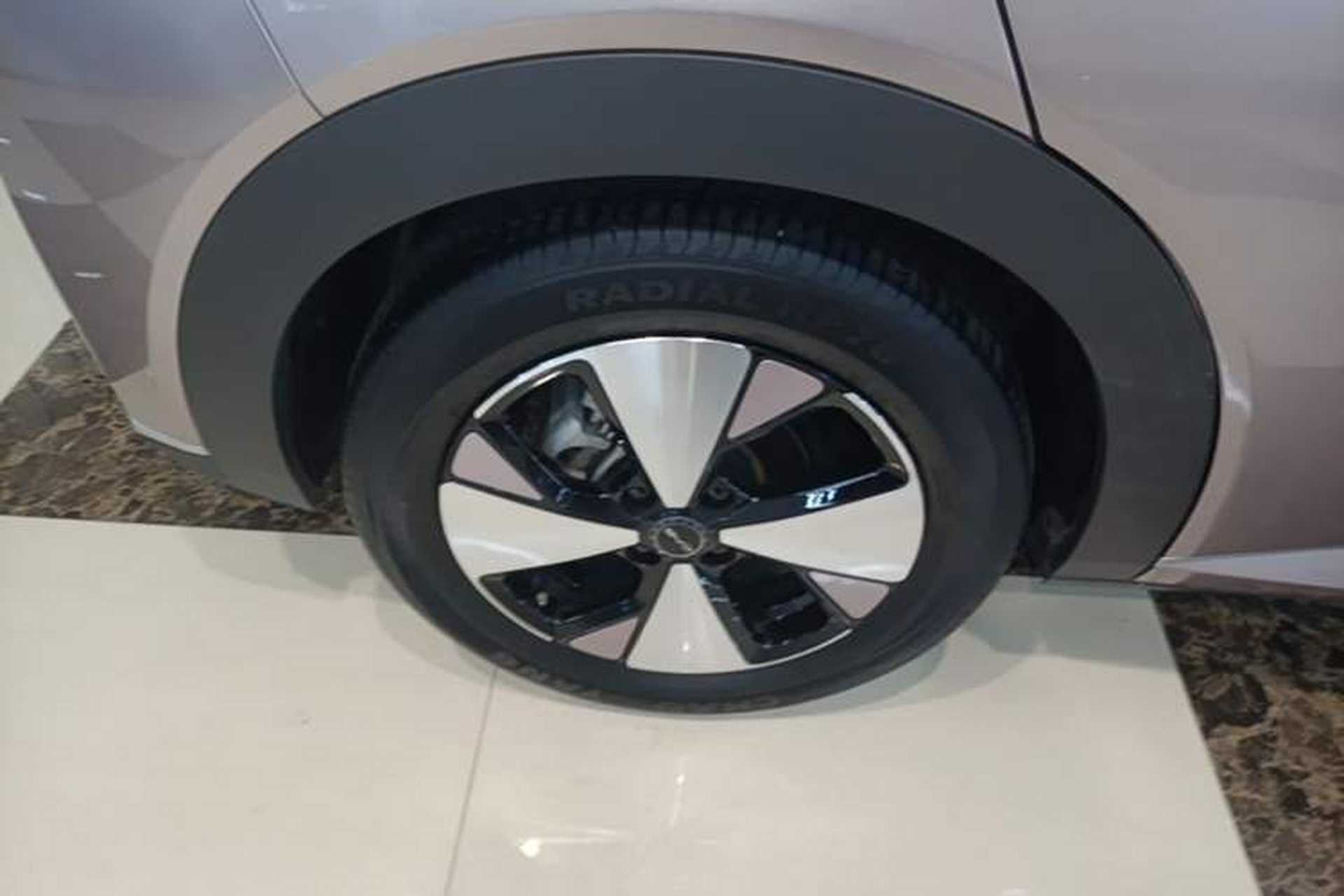 Used BYD Dolphin 2023 420 km Fashion Edition Right Rear Wheel Hub
