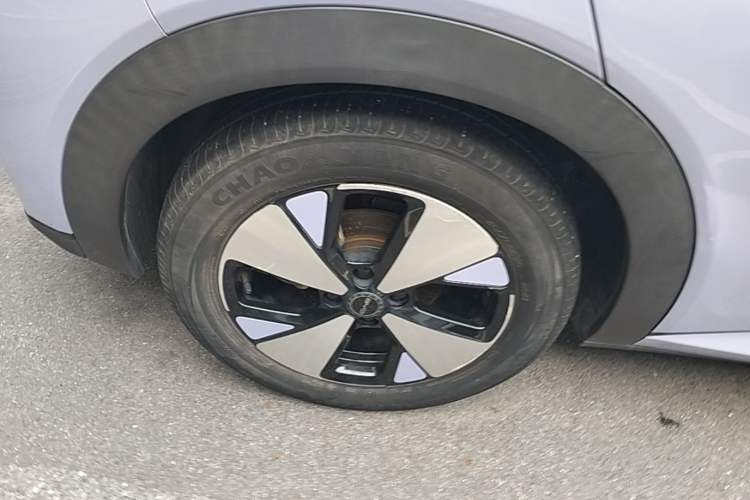 Used BYD Dolphin 2023 420 km Fashion Edition Right Rear Wheel Hub