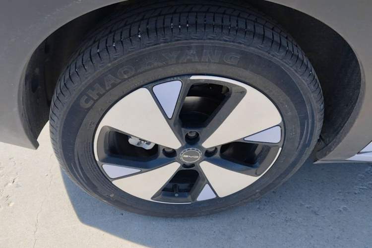 Used BYD Dolphin 2023 420 km Free Version Right Rear Wheel Hub