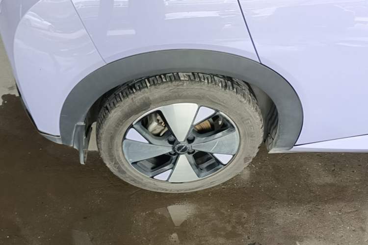 Used BYD Dolphin 2023 420 km Fashion Edition Right Rear Wheel Hub