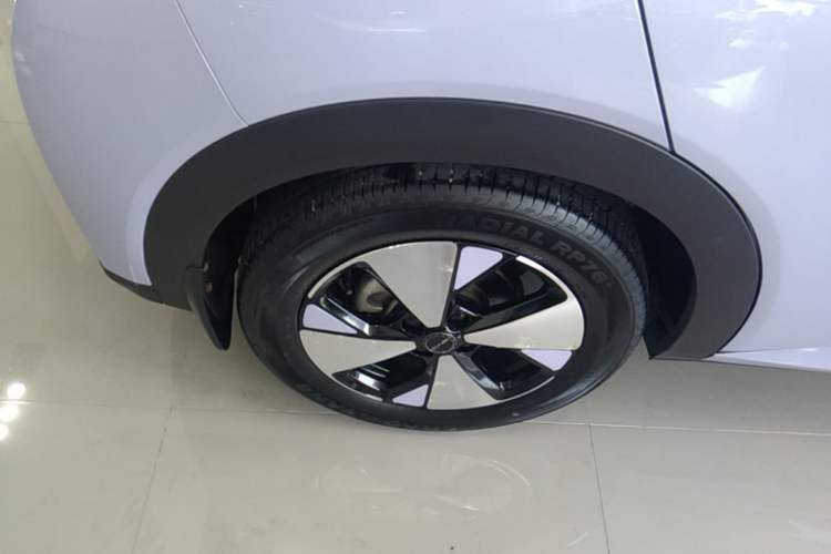 Used BYD Dolphin 2023 420 km Free Version Right Rear Wheel Hub