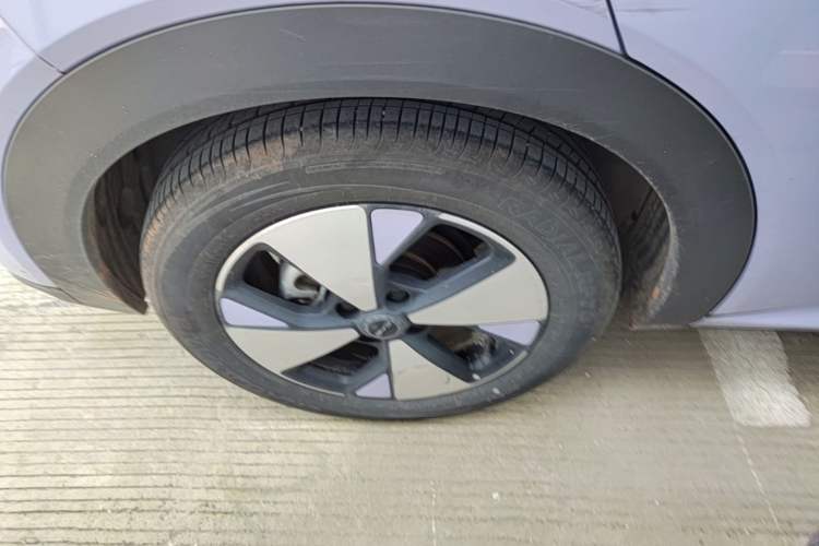 Used BYD Dolphin 2023 420 km Free Version Right Rear Wheel Hub