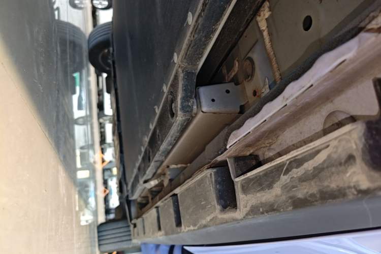 Used BYD Dolphin 2023 420 km Fashion Edition Right Side Sill