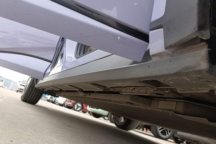 Used BYD Dolphin 2023 420 km Fashion Edition Right Side Sill