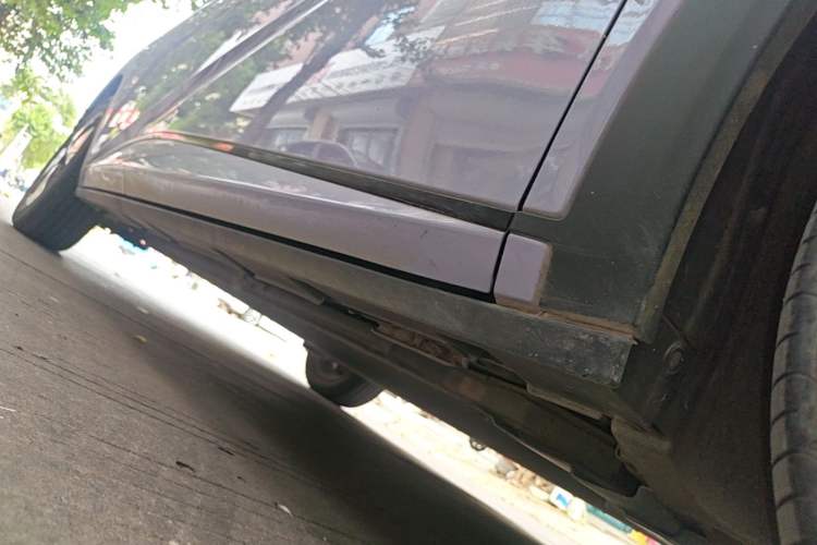 Used BYD Dolphin 2023 420 km Fashion Edition Right Side Sill