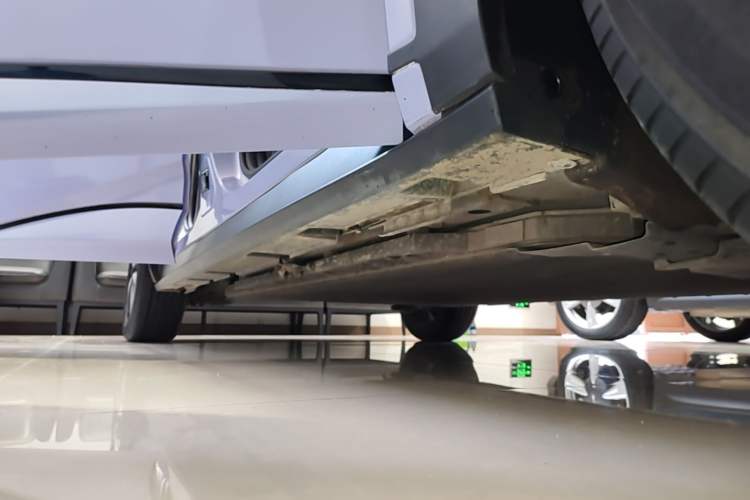 Used BYD Dolphin 2023 420 km Fashion Edition Right Side Sill
