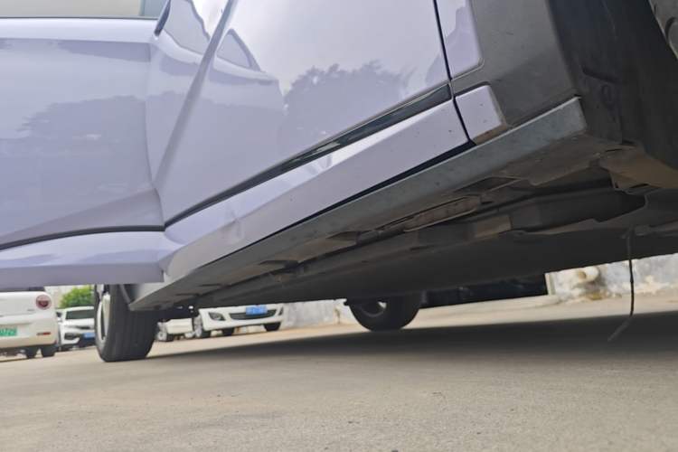 Used BYD Dolphin 2023 420 km Free Version Right Side Sill