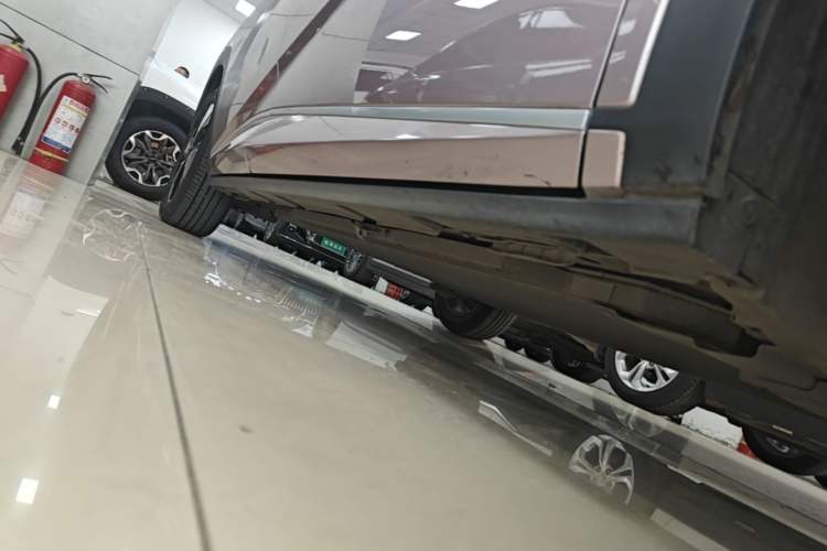 Used BYD Dolphin 2023 420 km Fashion Edition Right Side Sill