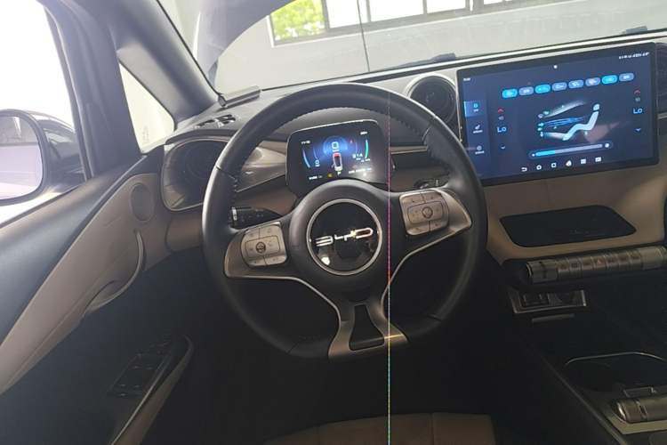 Used BYD Dolphin 2023 420 km Fashion Edition Steering Wheel