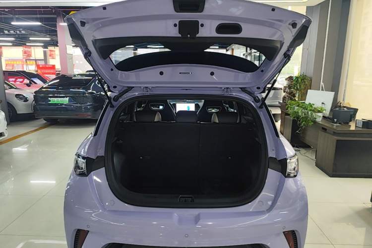 Used BYD Dolphin 2023 420 km Fashion Edition Trunk