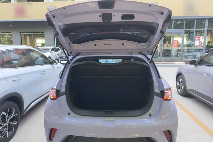 Used BYD Dolphin 2023 420 km Fashion Edition Trunk