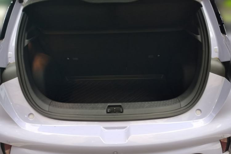 Used BYD Dolphin 2023 420 km Fashion Edition Trunk
