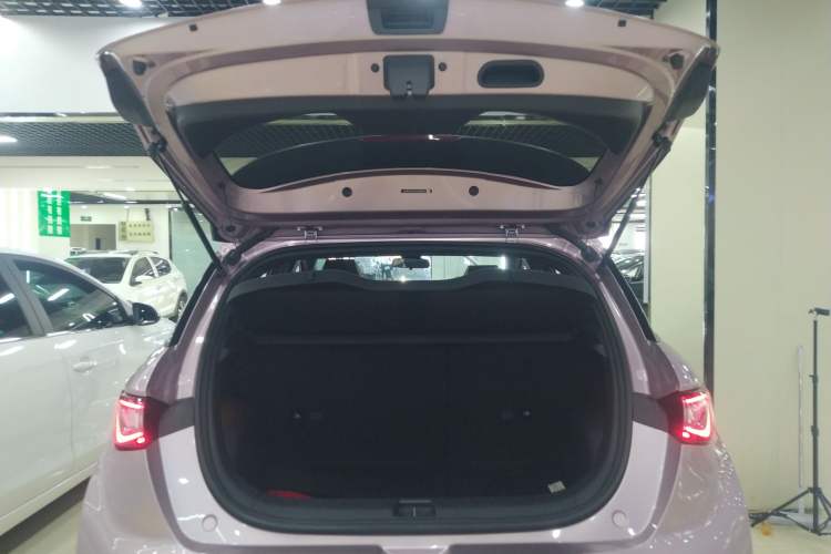 Used BYD Dolphin 2023 420 km Fashion Edition Trunk