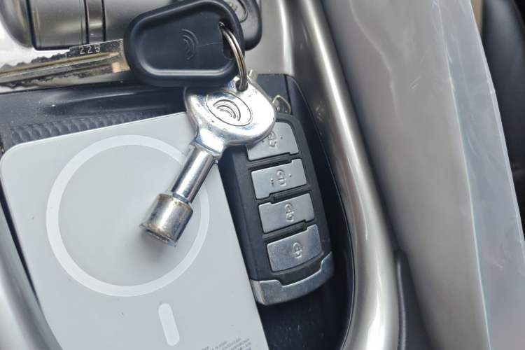 Used BYD Dolphin 2023 420 km Free Version Vehicle Key