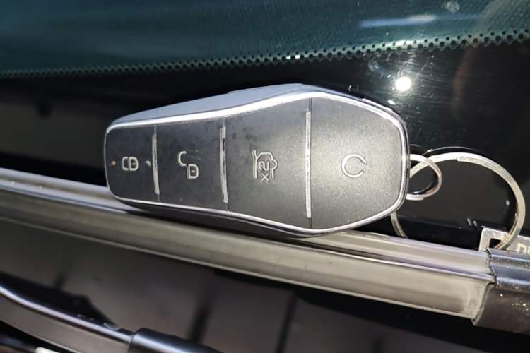 Used BYD Dolphin 2023 420 km Fashion Edition Vehicle Key