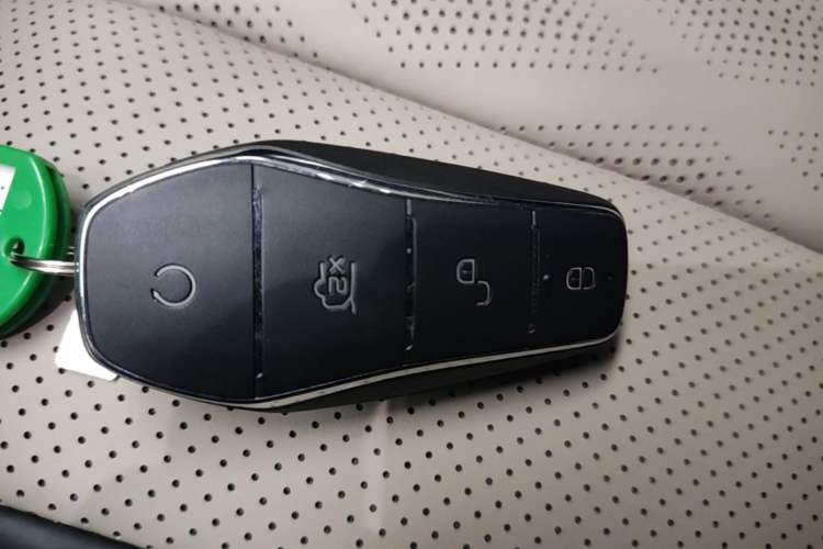 Used BYD Dolphin 2023 420 km Free Version Vehicle Key
