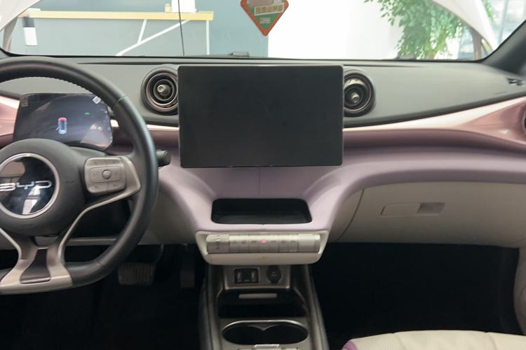 Used BYD Dolphin 2023 420 km Fashion Edition Audio And AC Panel