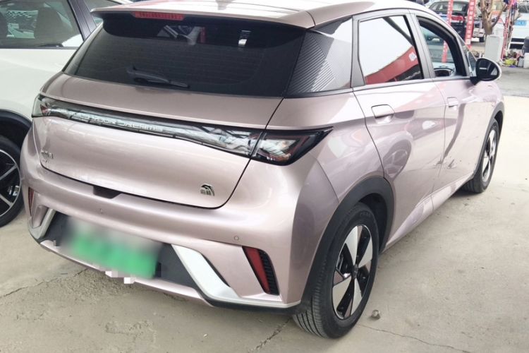 Used BYD Dolphin 2023 420 km Fashion Edition Exterior 3
