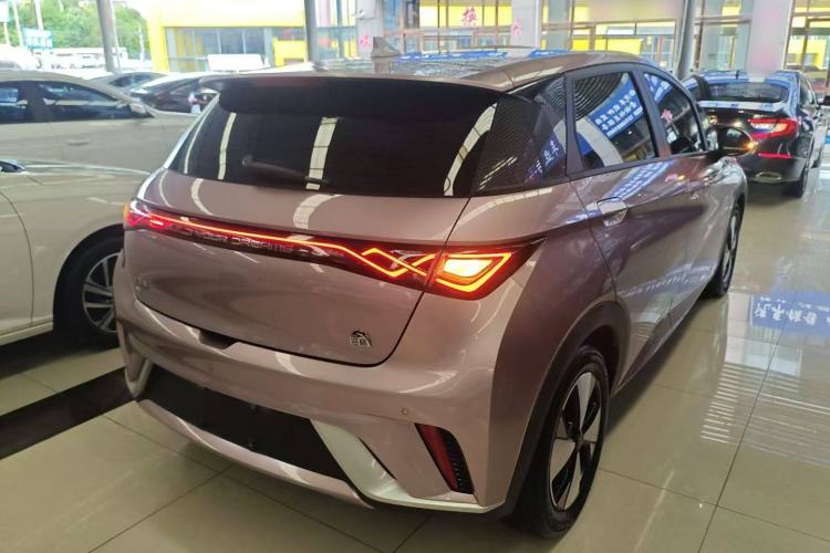 Used BYD Dolphin 2023 420 km Fashion Edition Exterior 4