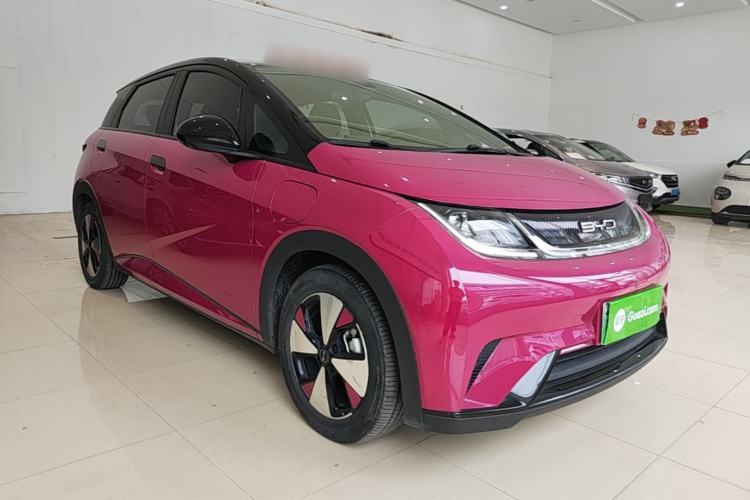 Used BYD Dolphin 2023 420 km Fashion Edition Front Right 45 Deg