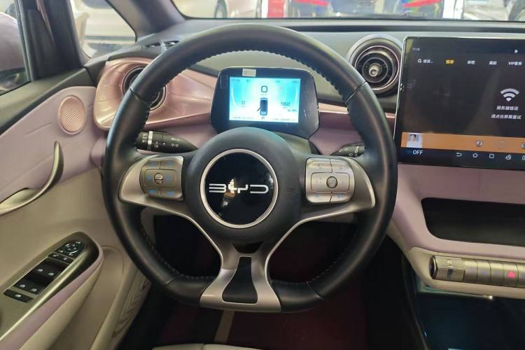 Used BYD Dolphin 2023 420 km Fashion Edition Interior 2